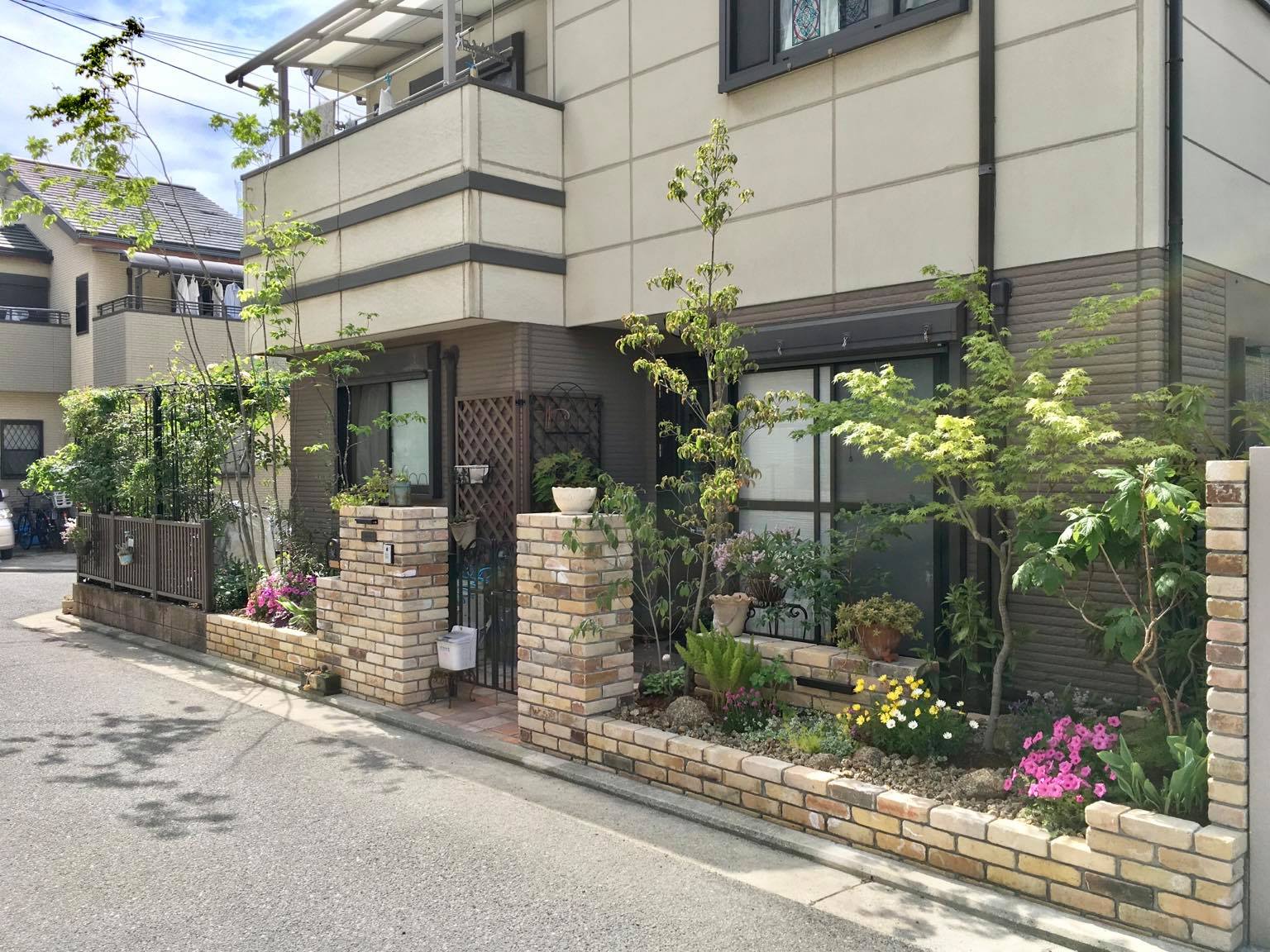 ��s�l���E�z�K�m�X�̒�